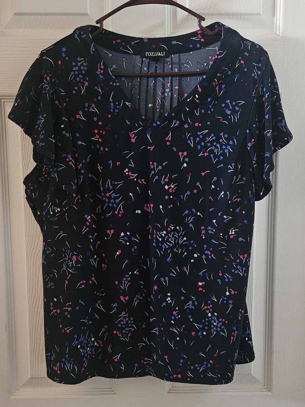 Roz & Ali Flutter Sleeve Blouse
